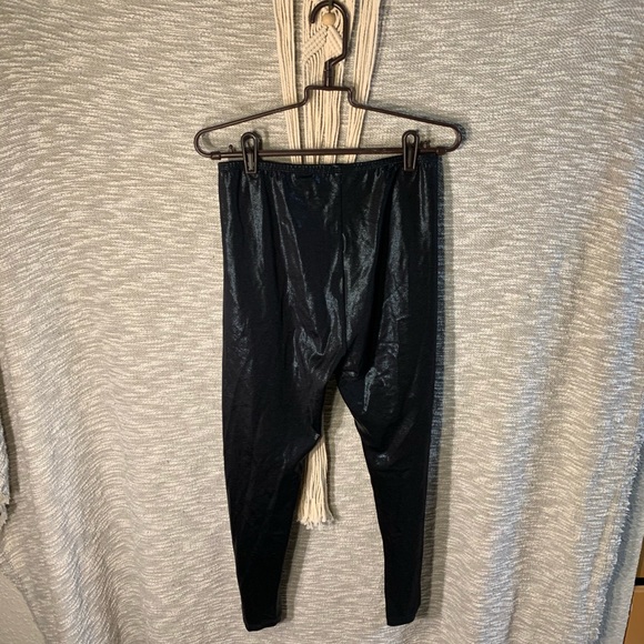 Skinz Shiny Faux Leather Pants - Picture 3 of 4